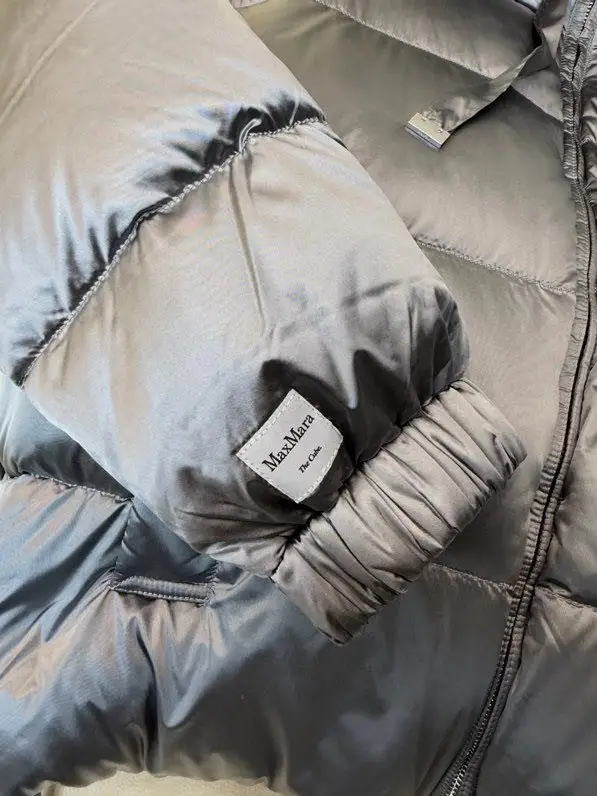 Max Mara Down jacket female — Photo 3
