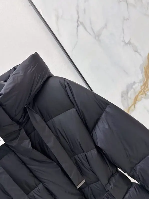 Max Mara Пуховик жіночий — Фото 4