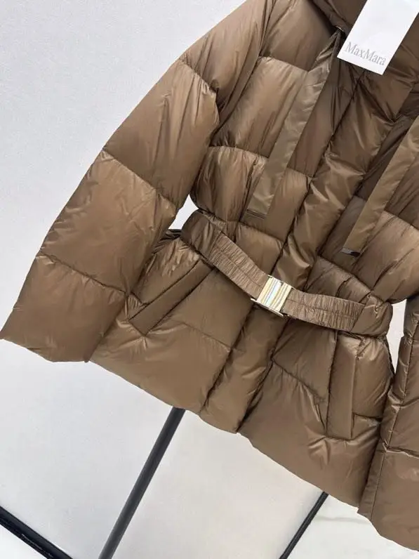 Max Mara Пуховик женский — Фото 4