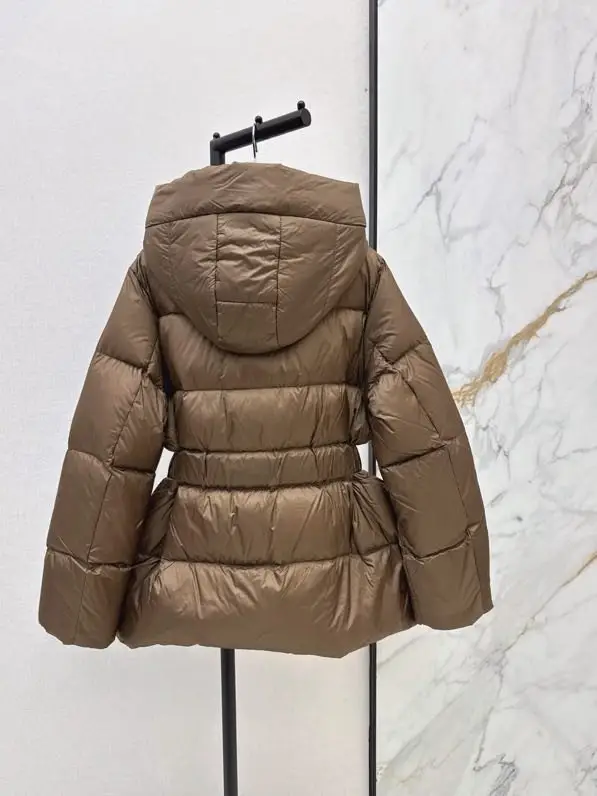 Max Mara Пуховик женский — Фото 5