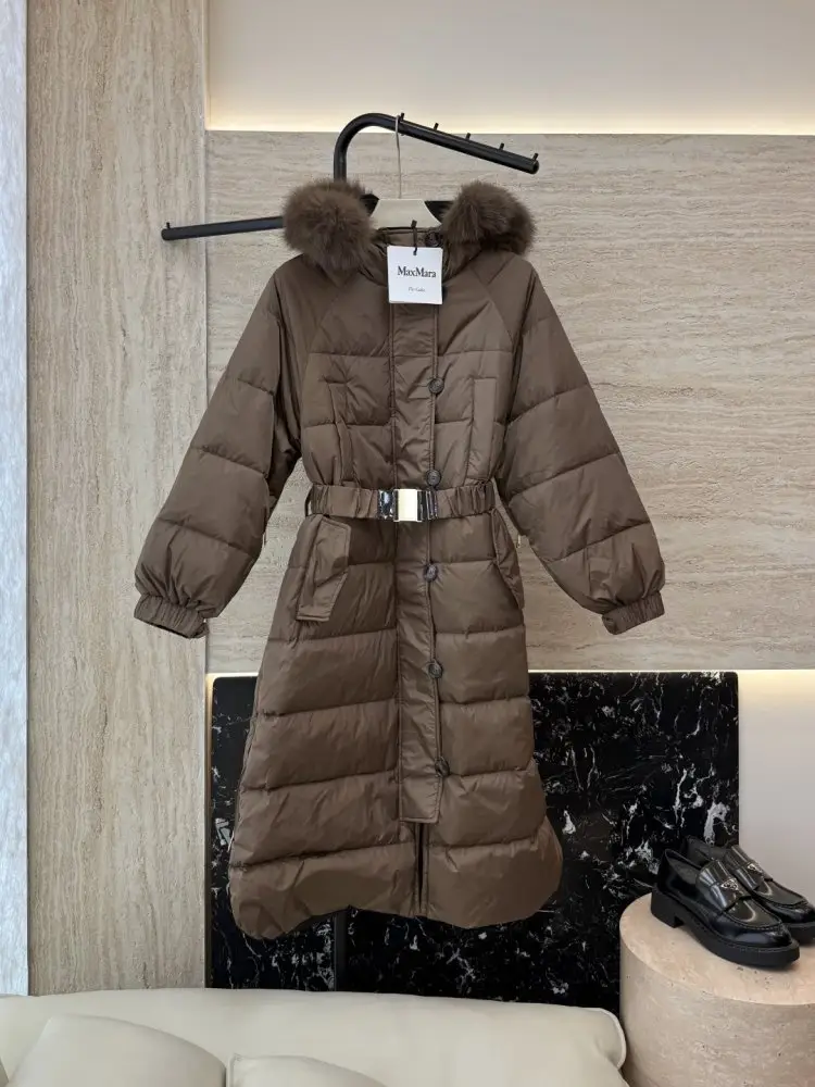 Max Mara Jacket Down jacket from collar of fox fur — Photo 1