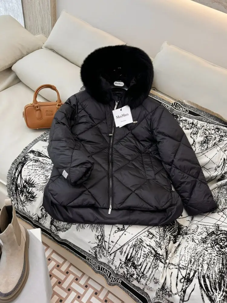 Max Mara — Jacket Down jacket from collar of fox fur