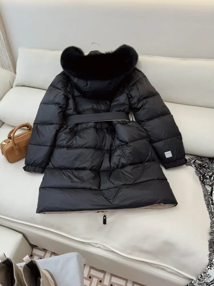 Max Mara Куртка пуховик с воротником из лисьего меха — Фото 2