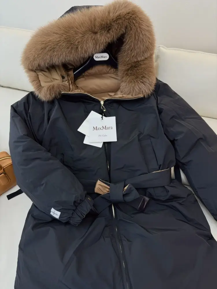 Max Mara Jacket Down jacket from collar of fox fur — Photo 5