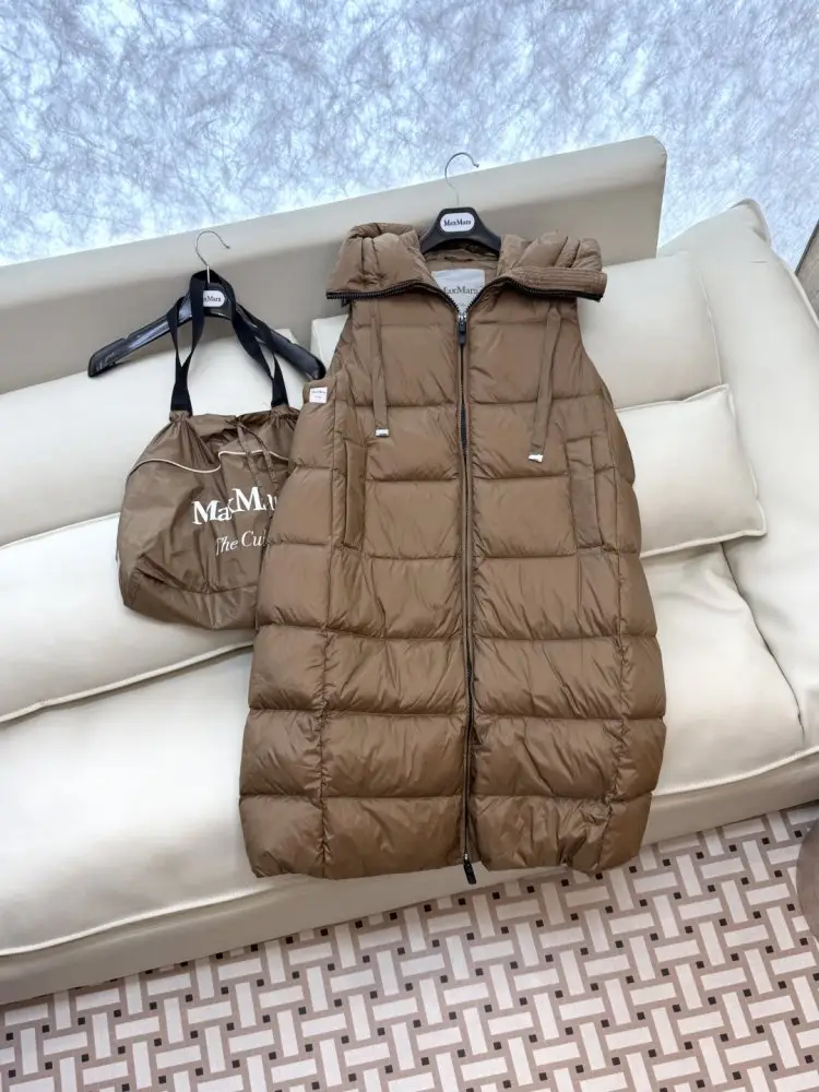 Max Mara Jacket Down jacket without Sleeveless women's — Photo 3