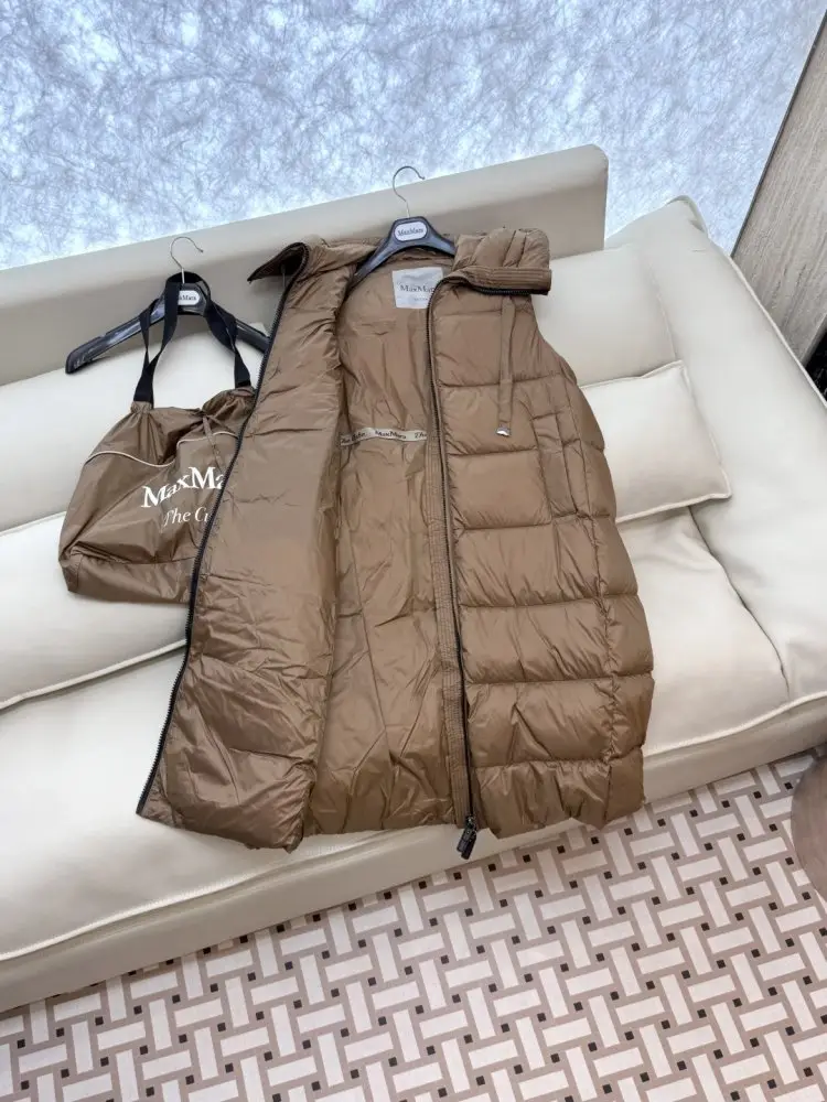 Max Mara Jacket Down jacket without Sleeveless women's — Photo 4