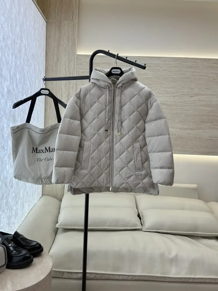 Max Mara Куртка пуховик женская — Фото 1