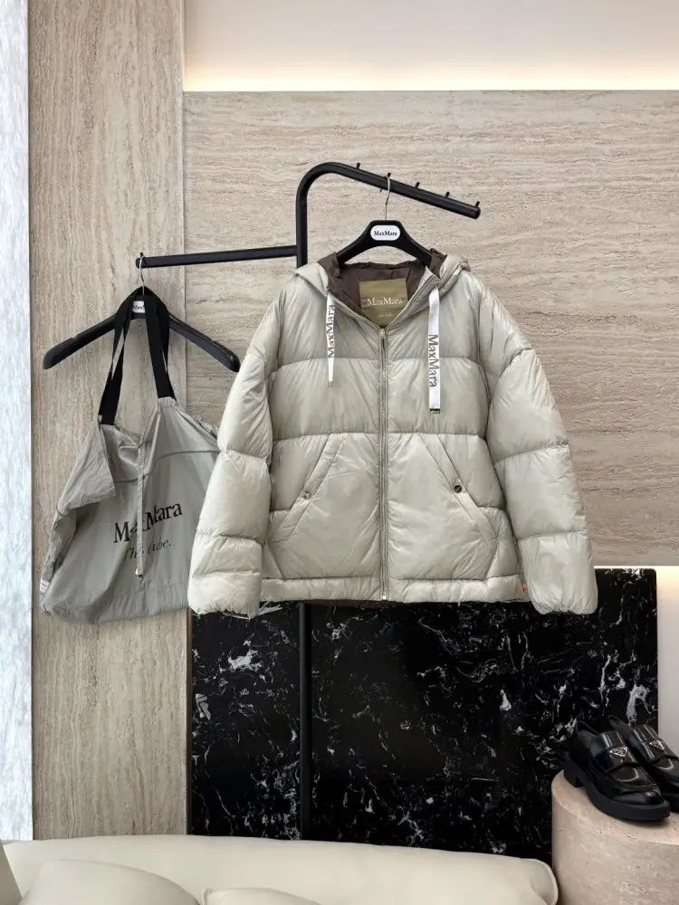 Max Mara Куртка пуховик женская — Фото 1