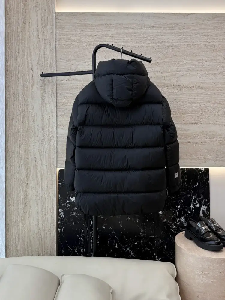 Max Mara Куртка пуховик женская — Фото 2