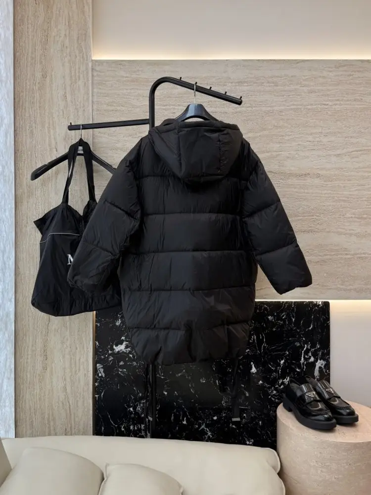 Max Mara Куртка пуховик женская — Фото 2