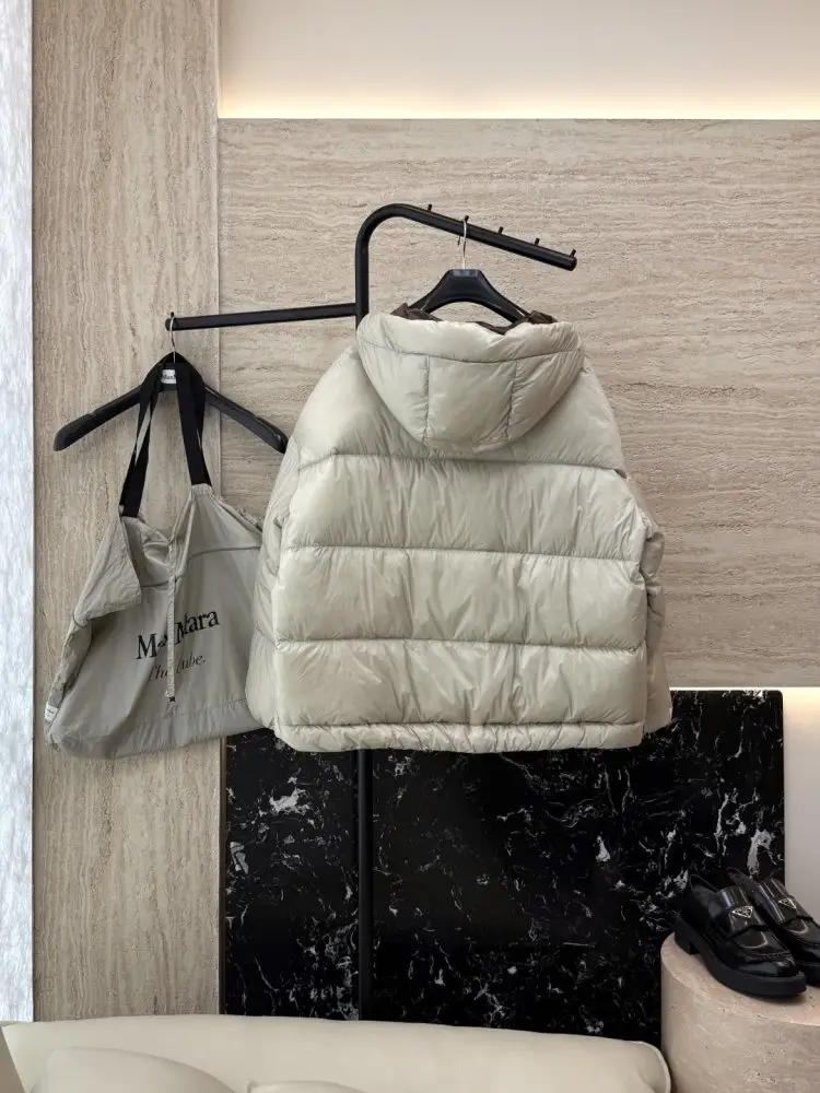 Max Mara Куртка пуховик женская — Фото 2