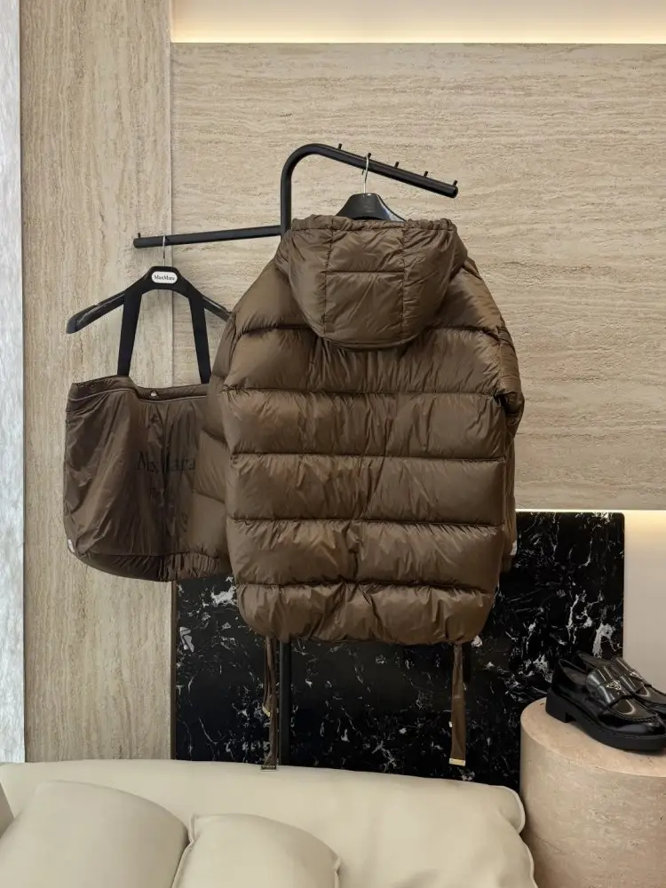 Max Mara Куртка пуховик женская — Фото 2