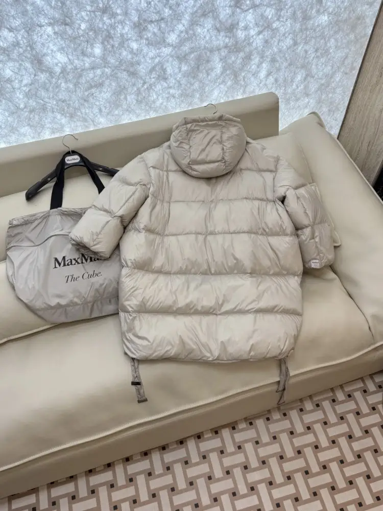 Max Mara Куртка пуховик жіноча — Фото 4