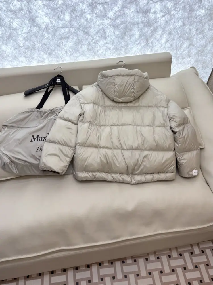 Max Mara Куртка пуховик женская — Фото 5