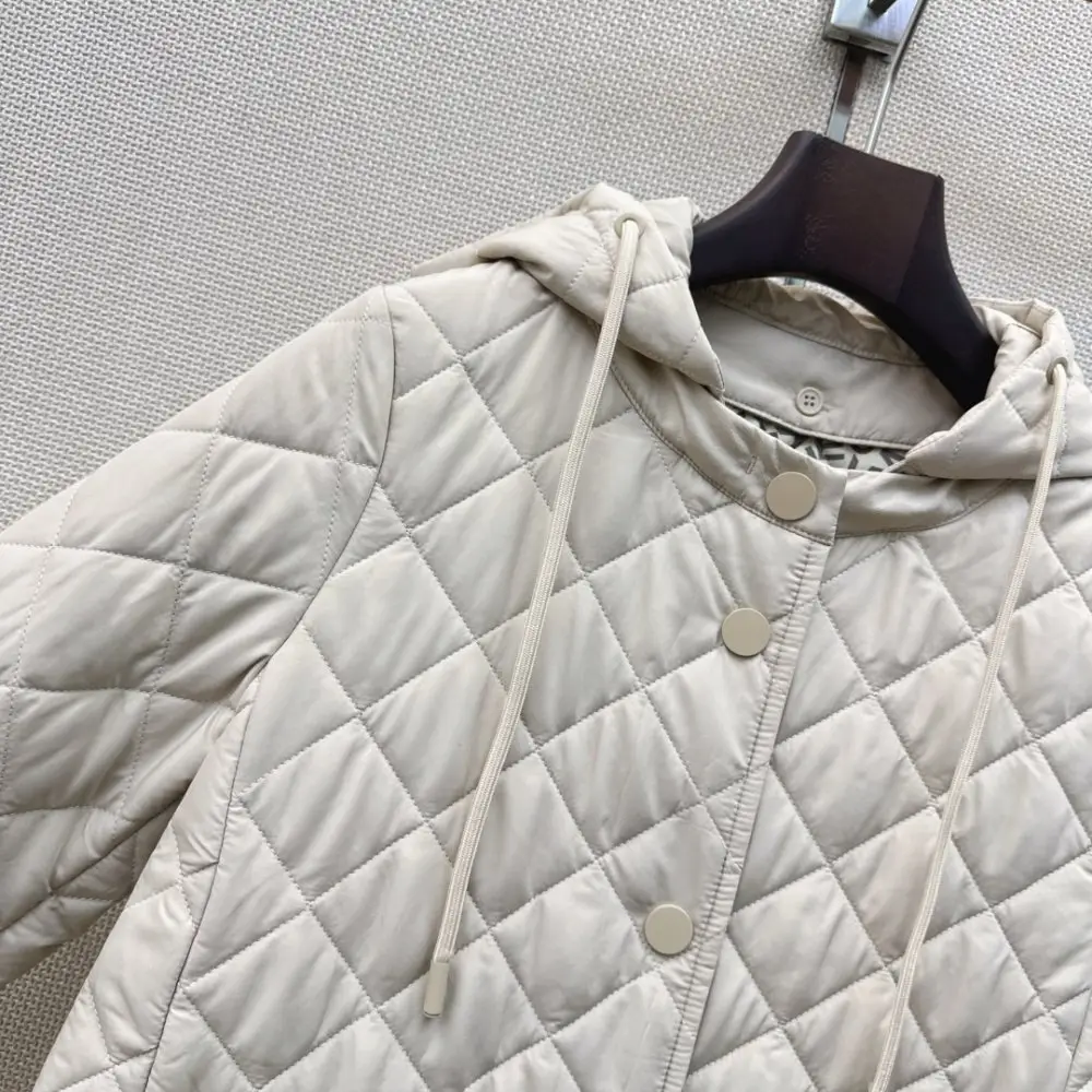 Max Mara Куртка середньої довжини з капюшоном і ромбовидной стёжкой — Фото 4