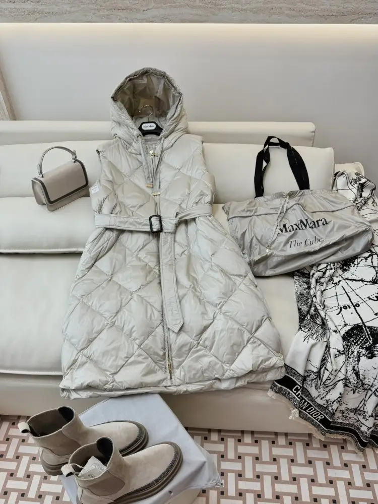 Max Mara Куртка без рукавів Max Diamond Pattern на пуху жіноча — Фото 3