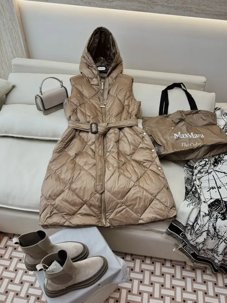 Max Mara Куртка без рукавів Max Diamond Pattern на пуху жіноча — Фото 3
