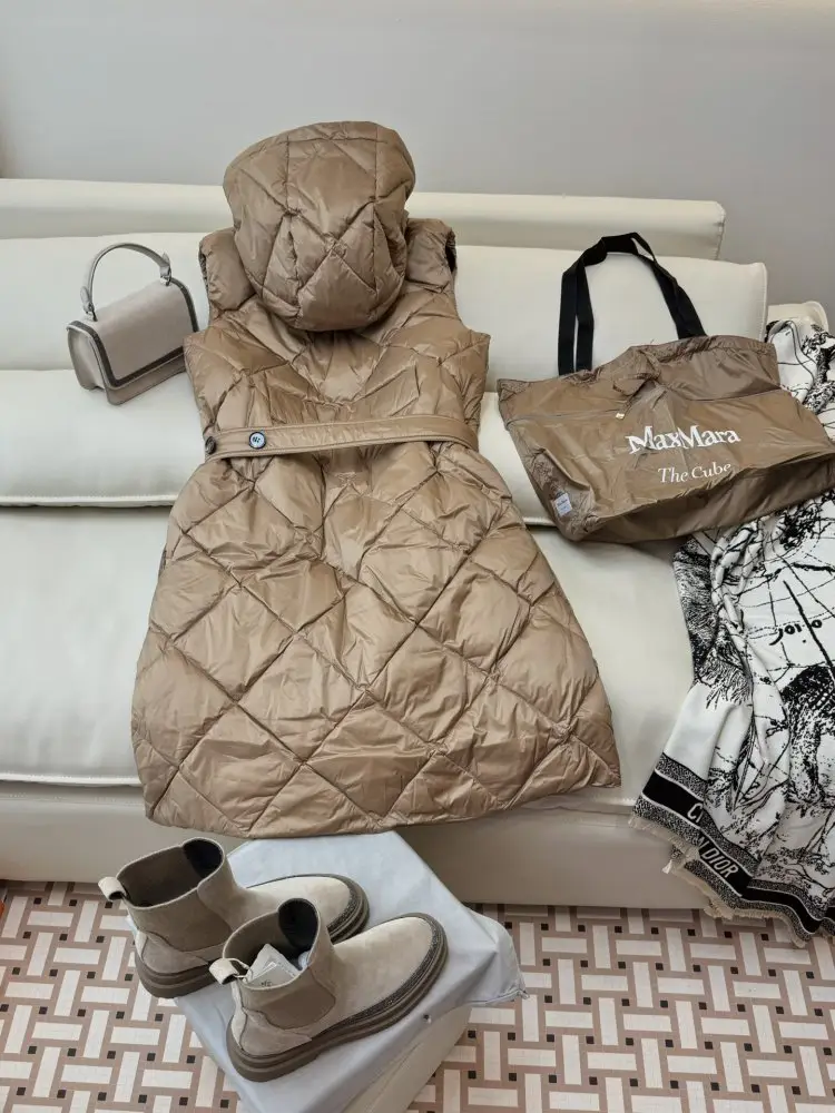 Max Mara Куртка без рукавів Max Diamond Pattern на пуху жіноча — Фото 4