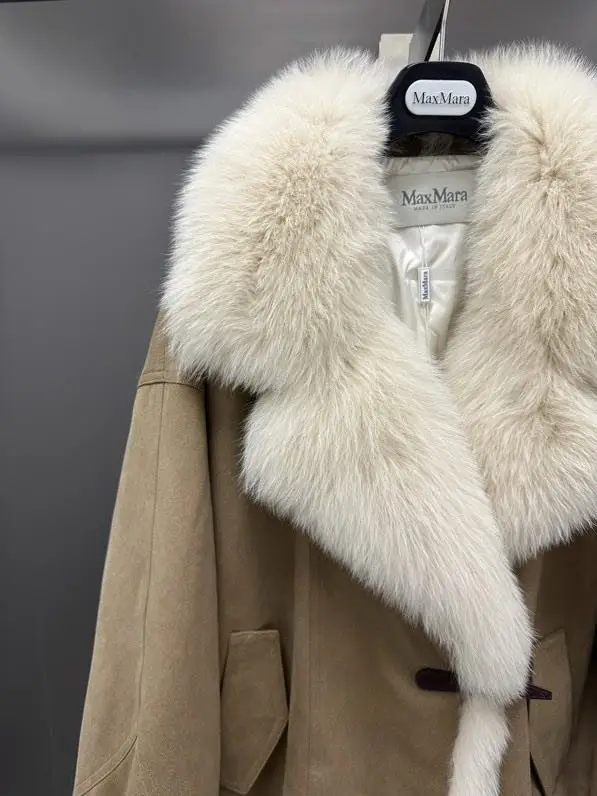 Max Mara Куртка женская на пуху с лисьим мехом — Фото 2