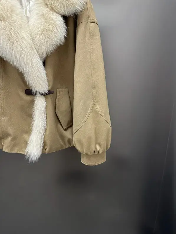 Max Mara Куртка женская на пуху с лисьим мехом — Фото 3