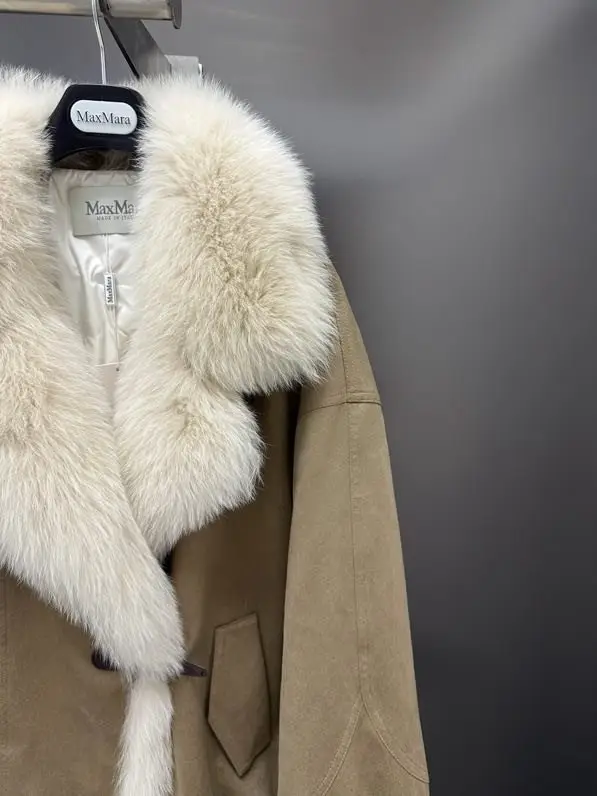 Max Mara Куртка женская на пуху с лисьим мехом — Фото 4