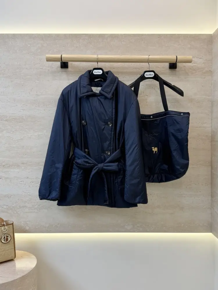 Max Mara Куртка жіноча — Фото 1