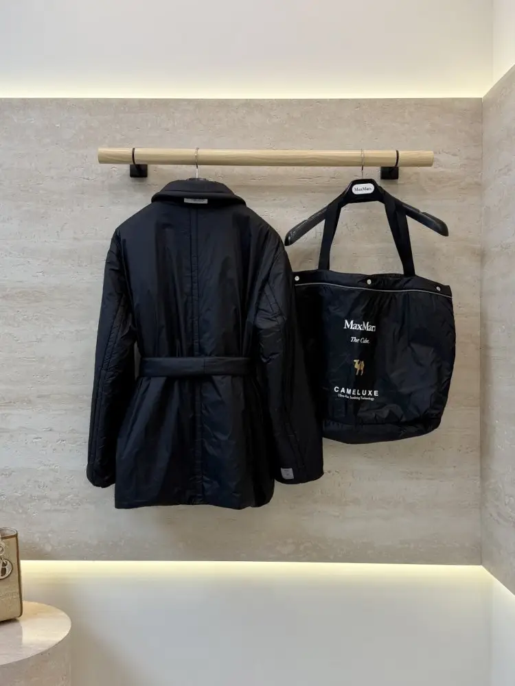 Max Mara Jacket women's — Photo 2