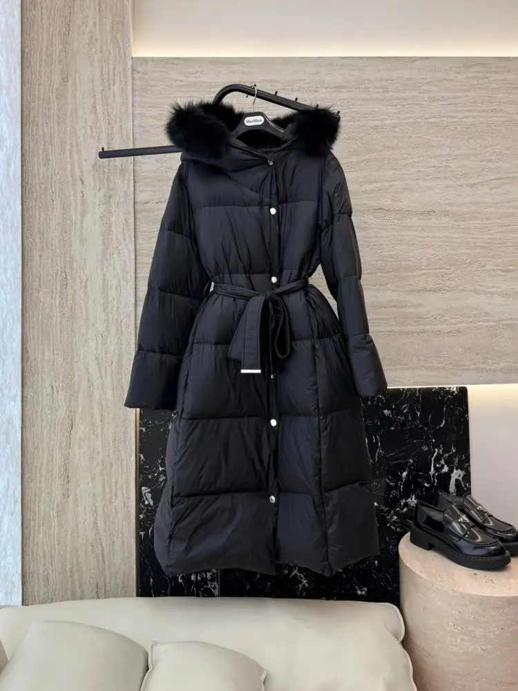 Max Mara — Довга куртка пуховик з коміром з лисячого хутра