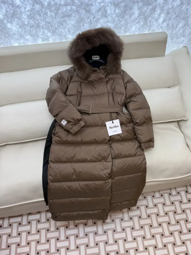 Max Mara Two-sided long jacket from collar of fox fur — Photo 3