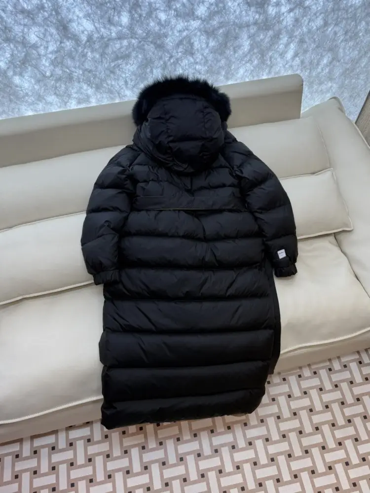 Max Mara Two-sided long jacket from collar of fox fur — Photo 4