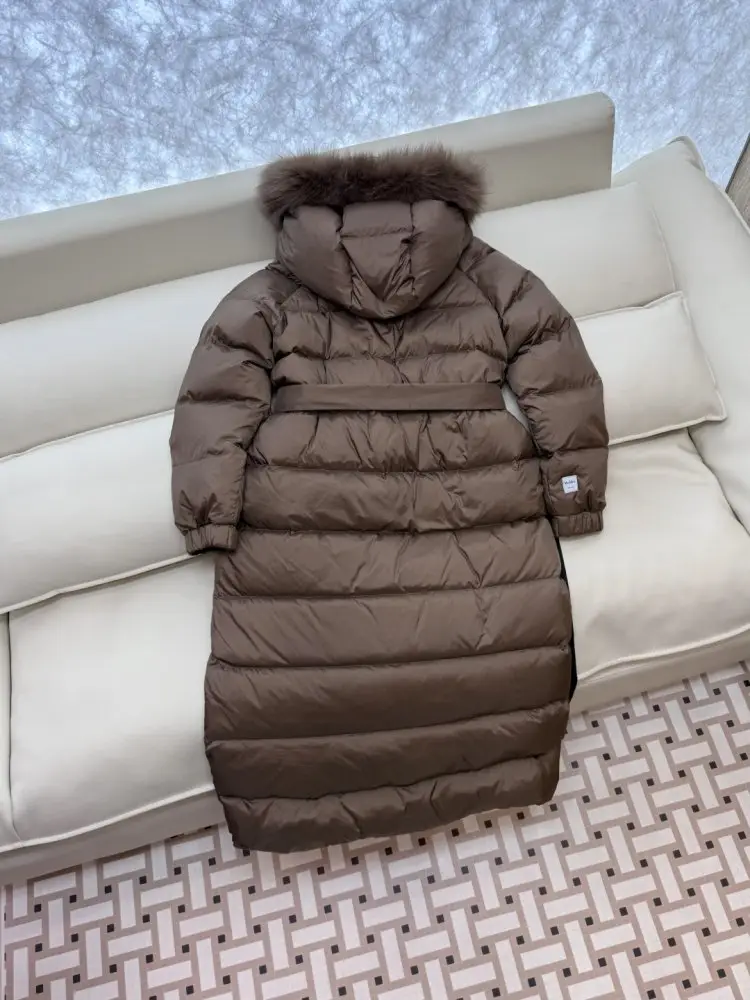Max Mara Two-sided long jacket from collar of fox fur — Photo 5