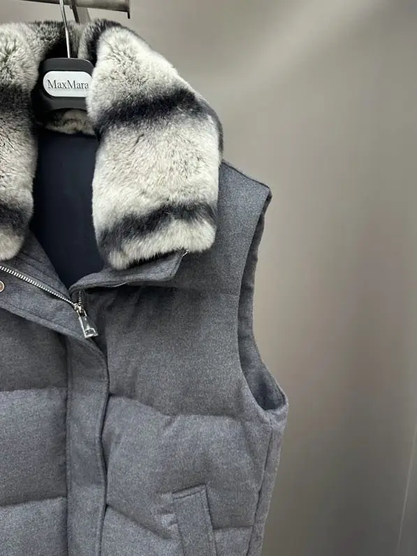 Max Mara Жилетка з відстібається коміром з хутра кролика — Фото 5