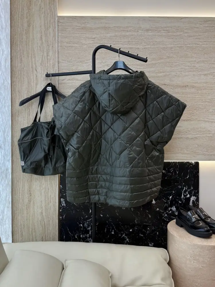 Max Mara Vest on feathers women's — Photo 2