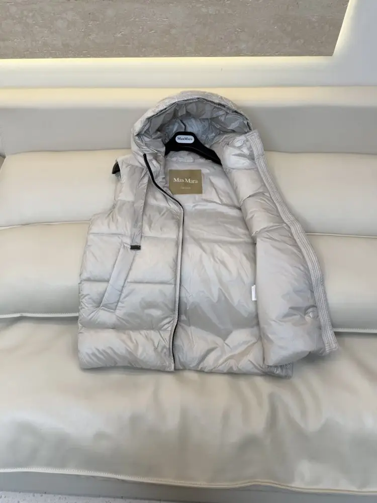 Max Mara Vest on feathers women's — Photo 4
