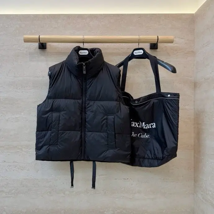 Max Mara — Vest