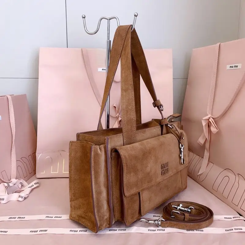 Miu Miu A bag messenger suede 28 cm — Photo 2