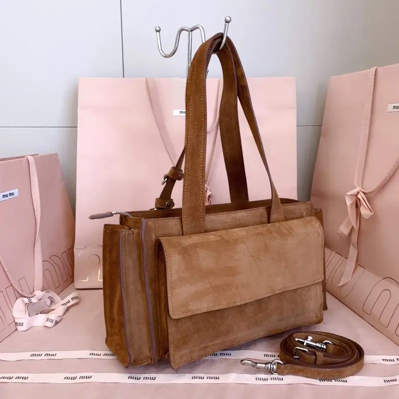 Miu Miu A bag messenger suede 28 cm — Photo 3