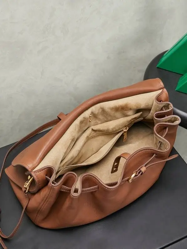 Miu Miu A bag Rendez-vous 40 cm leather — Photo 2