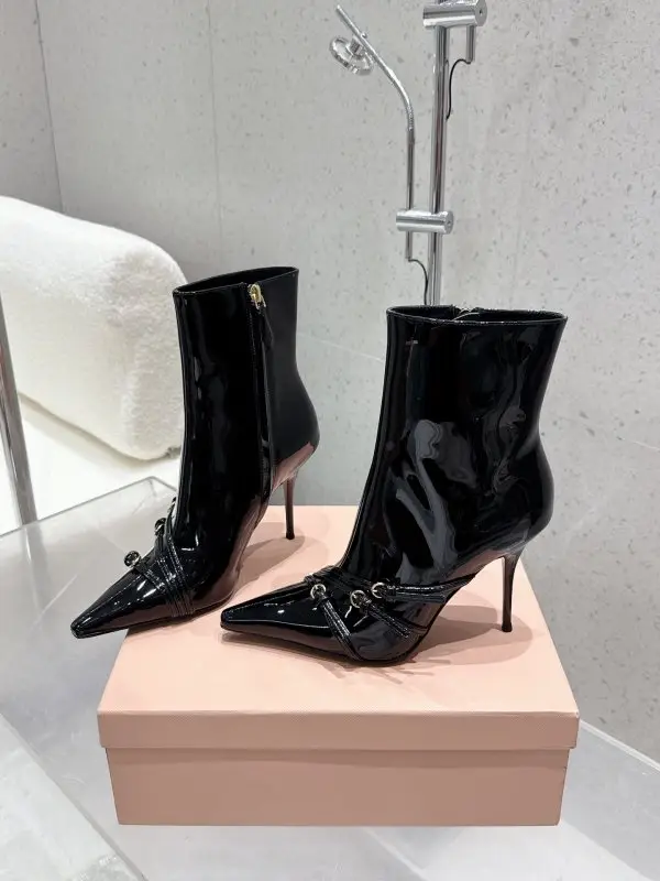 Miu Miu Ankle boots on stud — Photo 1