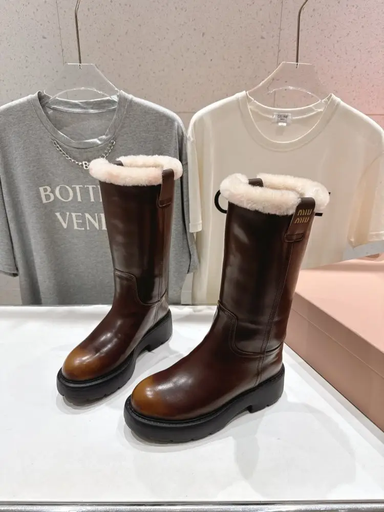 Miu Miu Boots leather on fur winter — Photo 4