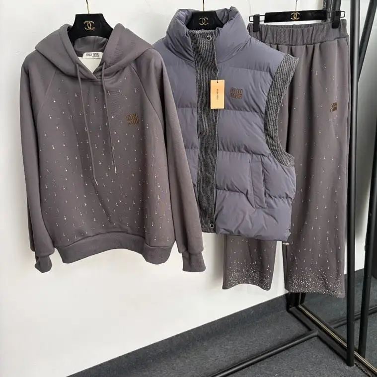 Miu Miu Костюм жіночий — Фото 3