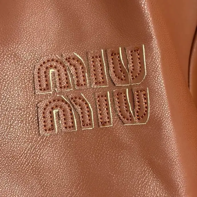 Miu Miu Костюм женский — Фото 4