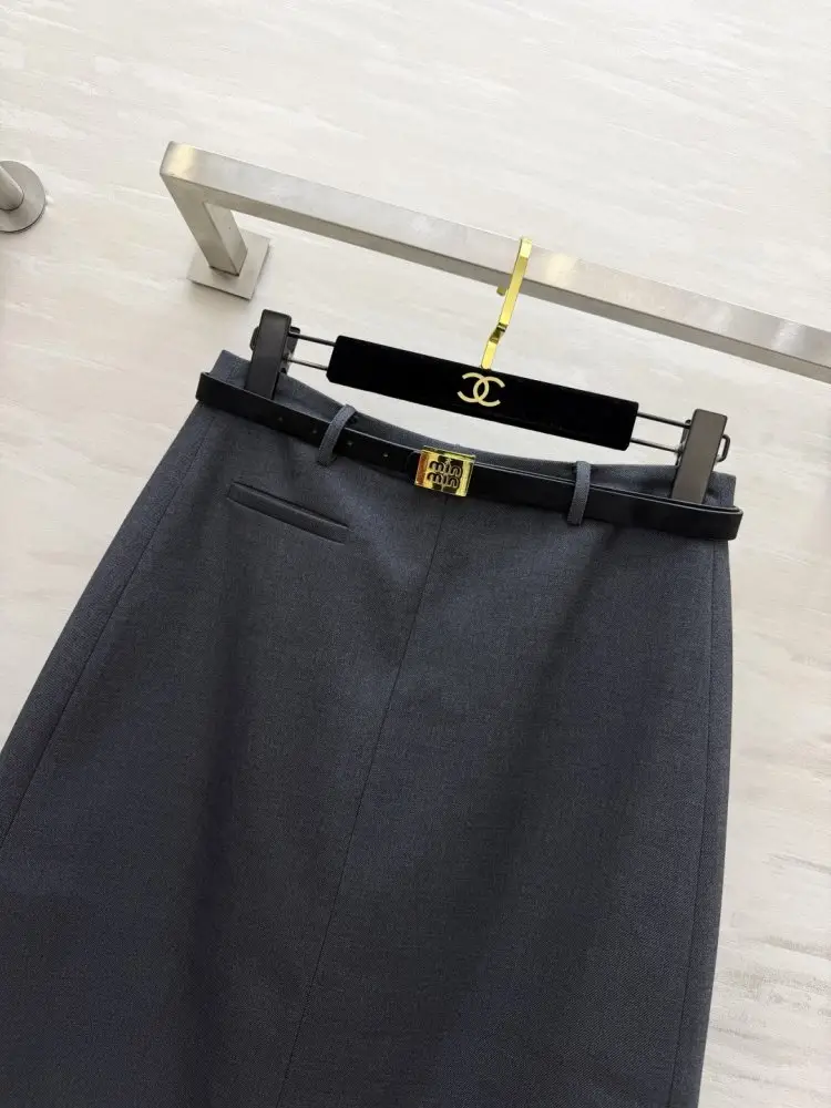 Miu Miu Elegant skirt-midi A-silhouette — Photo 3