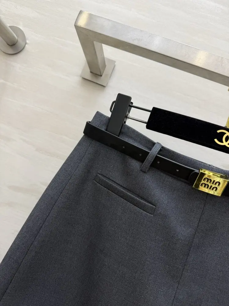 Miu Miu Elegant skirt-midi A-silhouette — Photo 4
