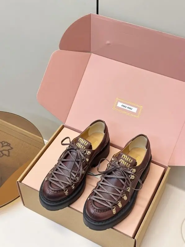 Miu Miu — Лоферы на шнуровке