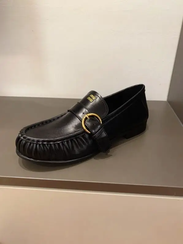 Miu Miu Лоферы женские — Фото 2