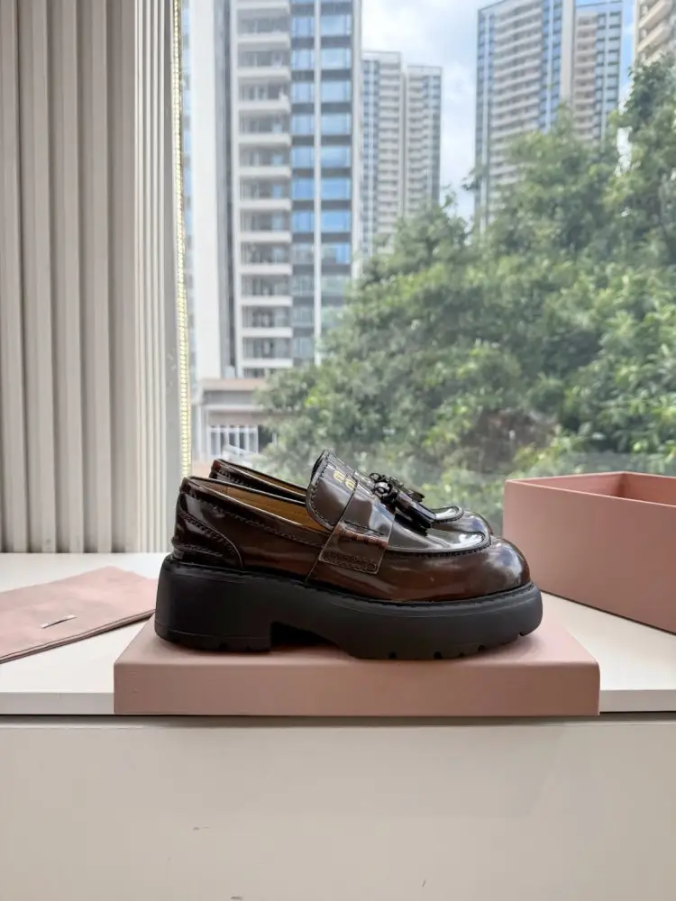 Miu Miu Лоферы женские — Фото 3