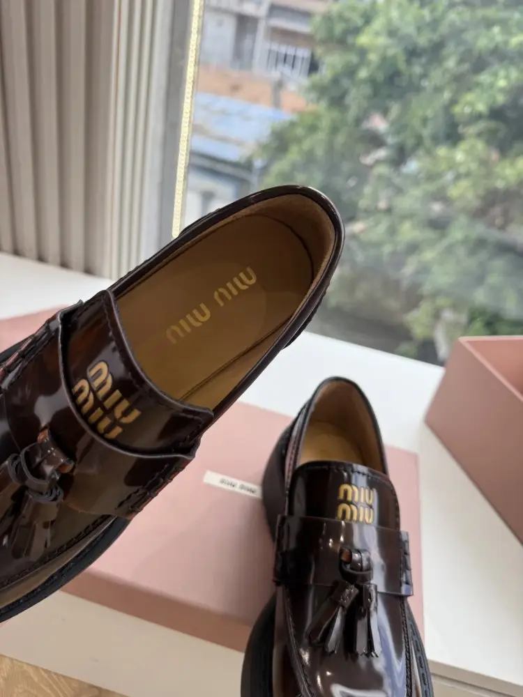 Miu Miu Лоферы женские — Фото 4