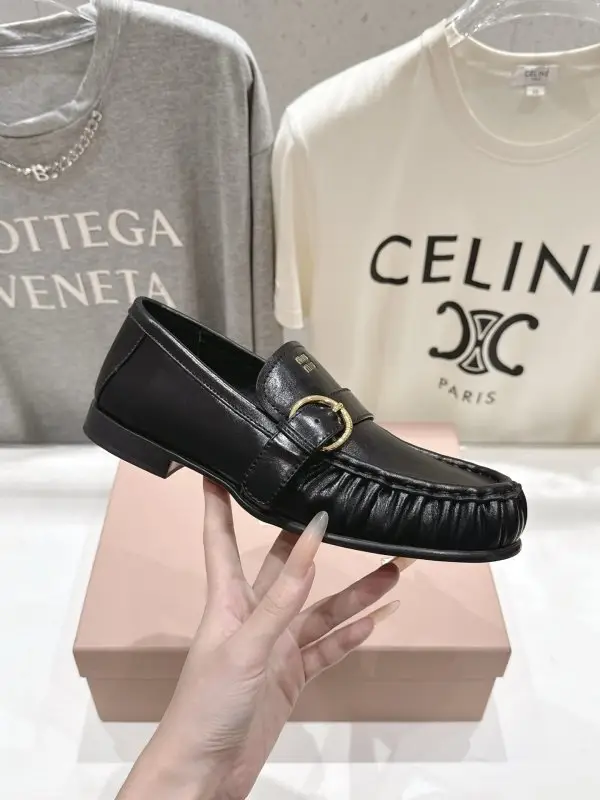 Miu Miu Лоферы женские — Фото 5