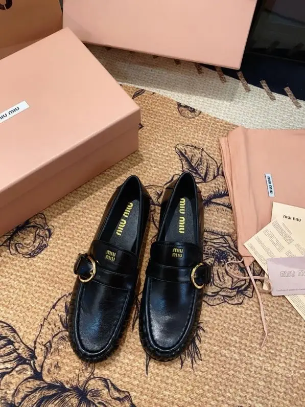 Miu Miu Лоферы женские — Фото 5